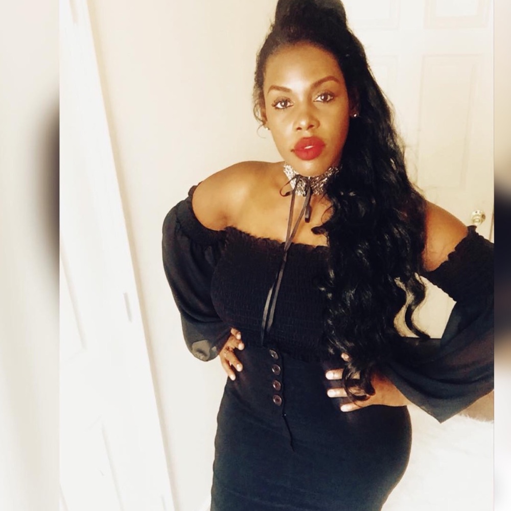 MEET YOUR POSHER💖 YOUTUBER >Towanda the Stylist - Picture 8 of 13